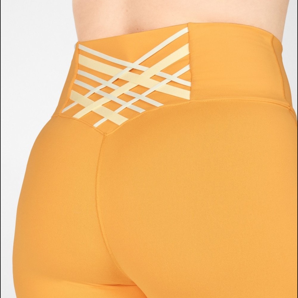 Boost II High-Waisted Strappy Capri